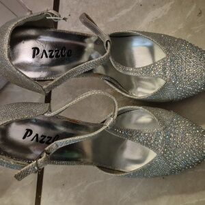 Viva high heel shoes for women with rhinestones. Size 10